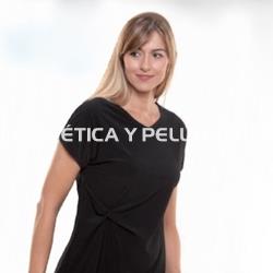 Camiseta negra con frunce peluquería y estética - Imagen 1