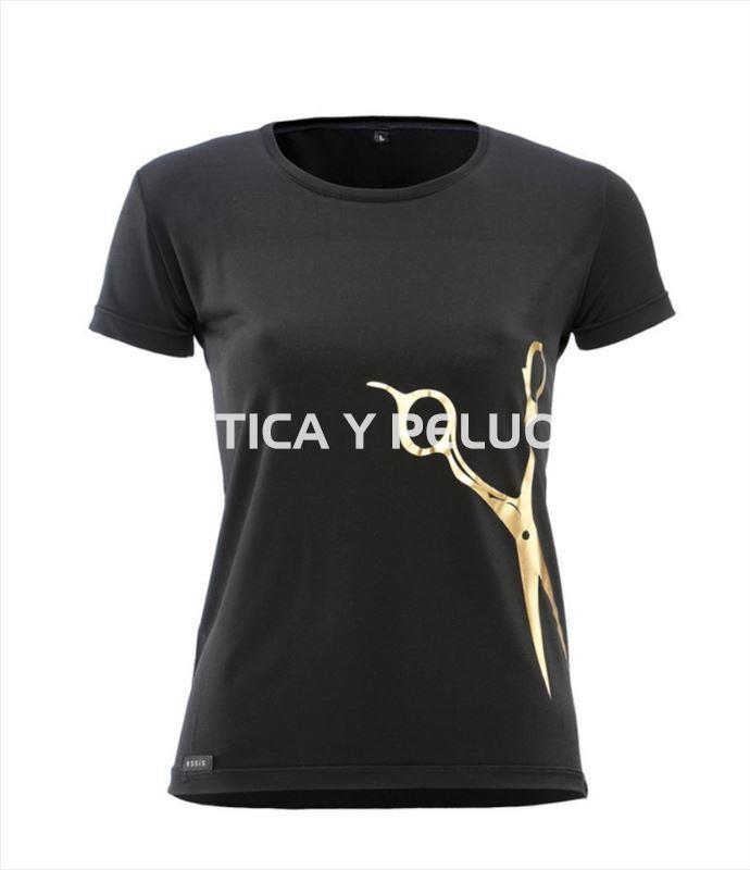 Camiseta negra dibujo tijera dorada peluquería y estética - Imagen 1