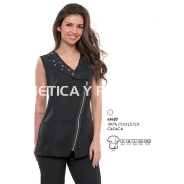 Casaca negra con tachuelas peluquería y estética - Imagen 1