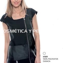 Casaca negra cremalleras peluquería y estética - Imagen 1