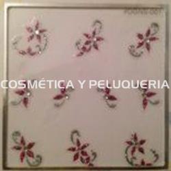 Decoración uñas flores con brillante - Imagen 1