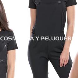Pantalón peto negro peluquería y estética - Imagen 1