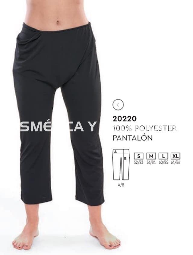 Pantalón pirata mujer negro peluquería y estética Essis