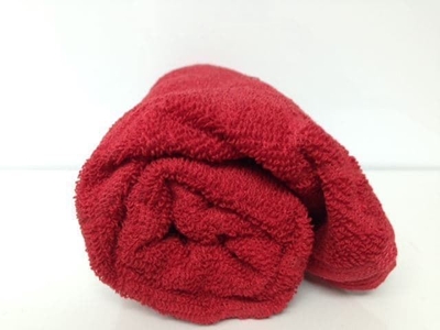 Tu pedido tiene 🎁 toalla roja 100% algodón