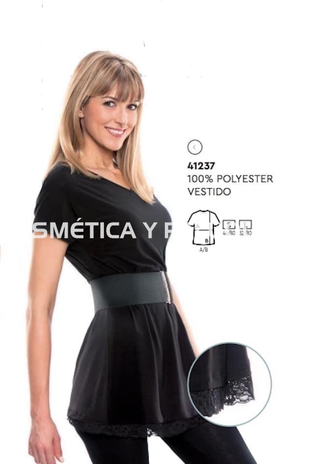 Vestido negro con puntilla peluquería y estética - Imagen 1